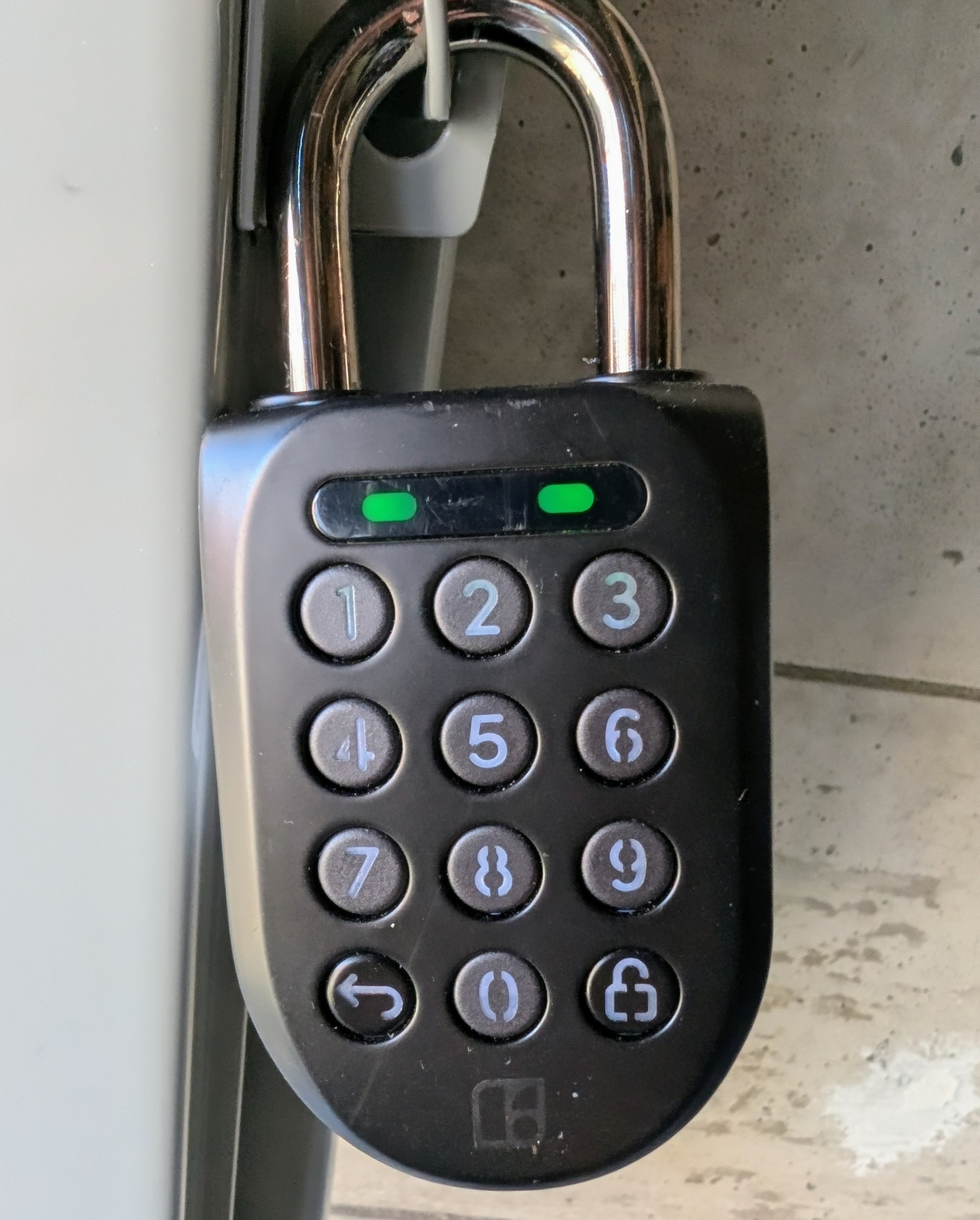 Lock of MTB Twente with keypad for a personal pickup code